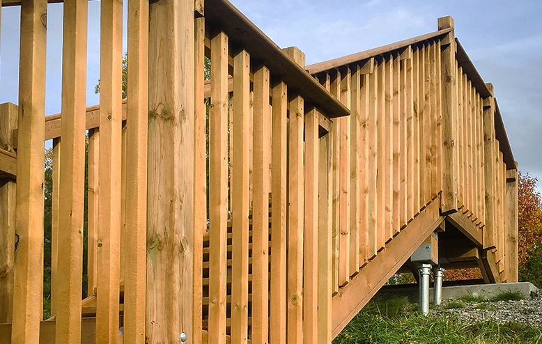 comment installer un poteau d'escalier pieux à hélices